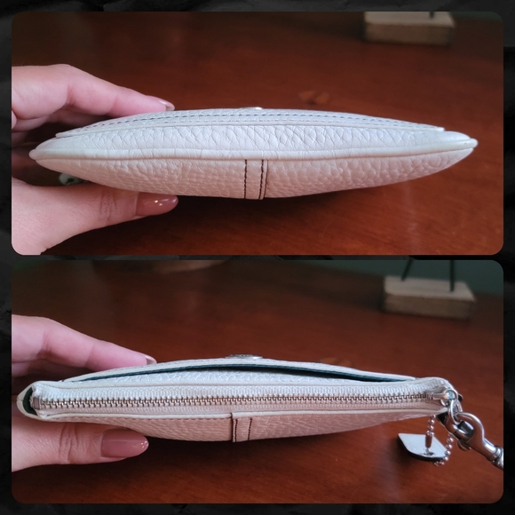 Coach White Pebbled Leather Wristlet Y2K Bag - Picture 12 of 14